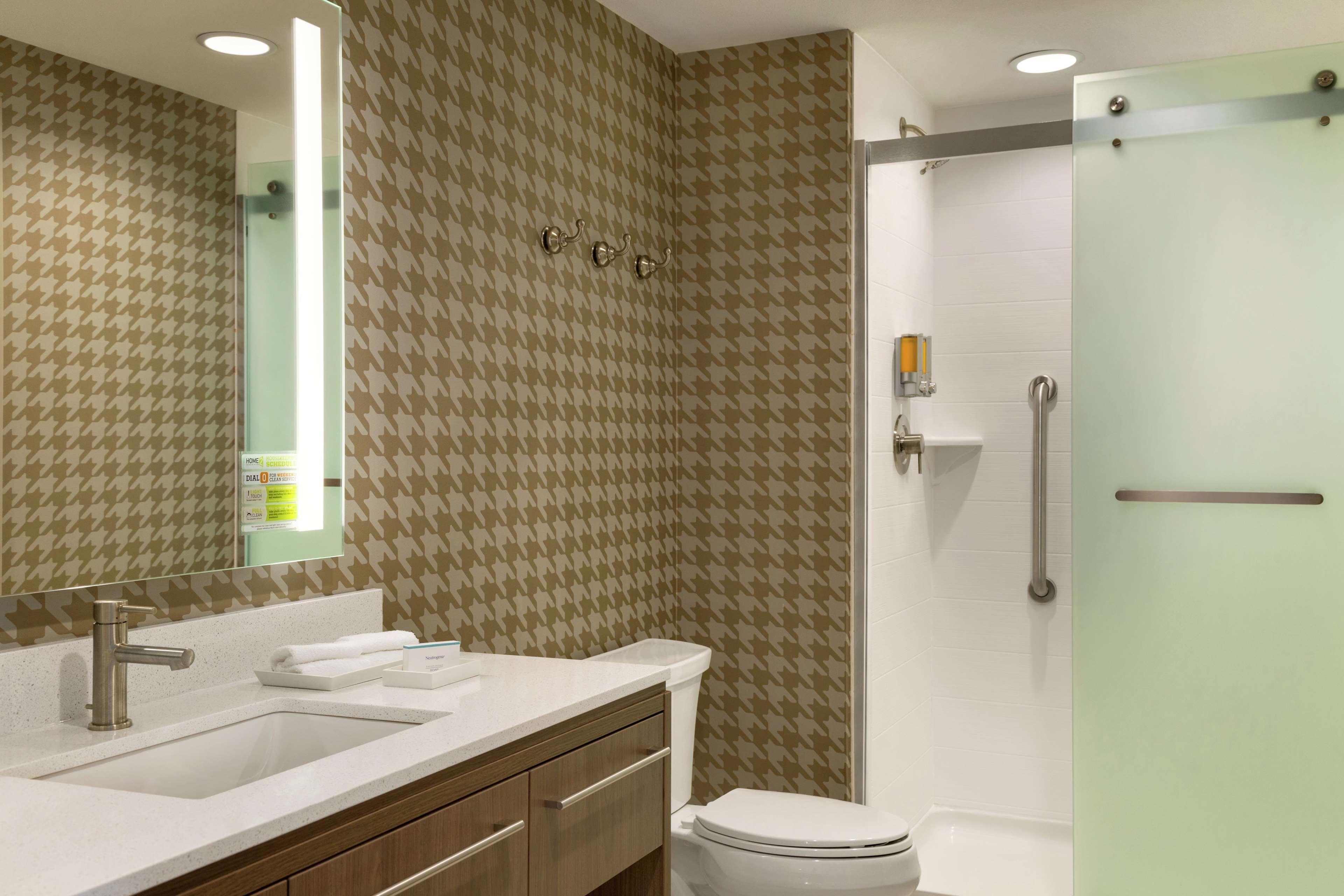 Home2 Suites By Hilton Frederick Bagian luar foto