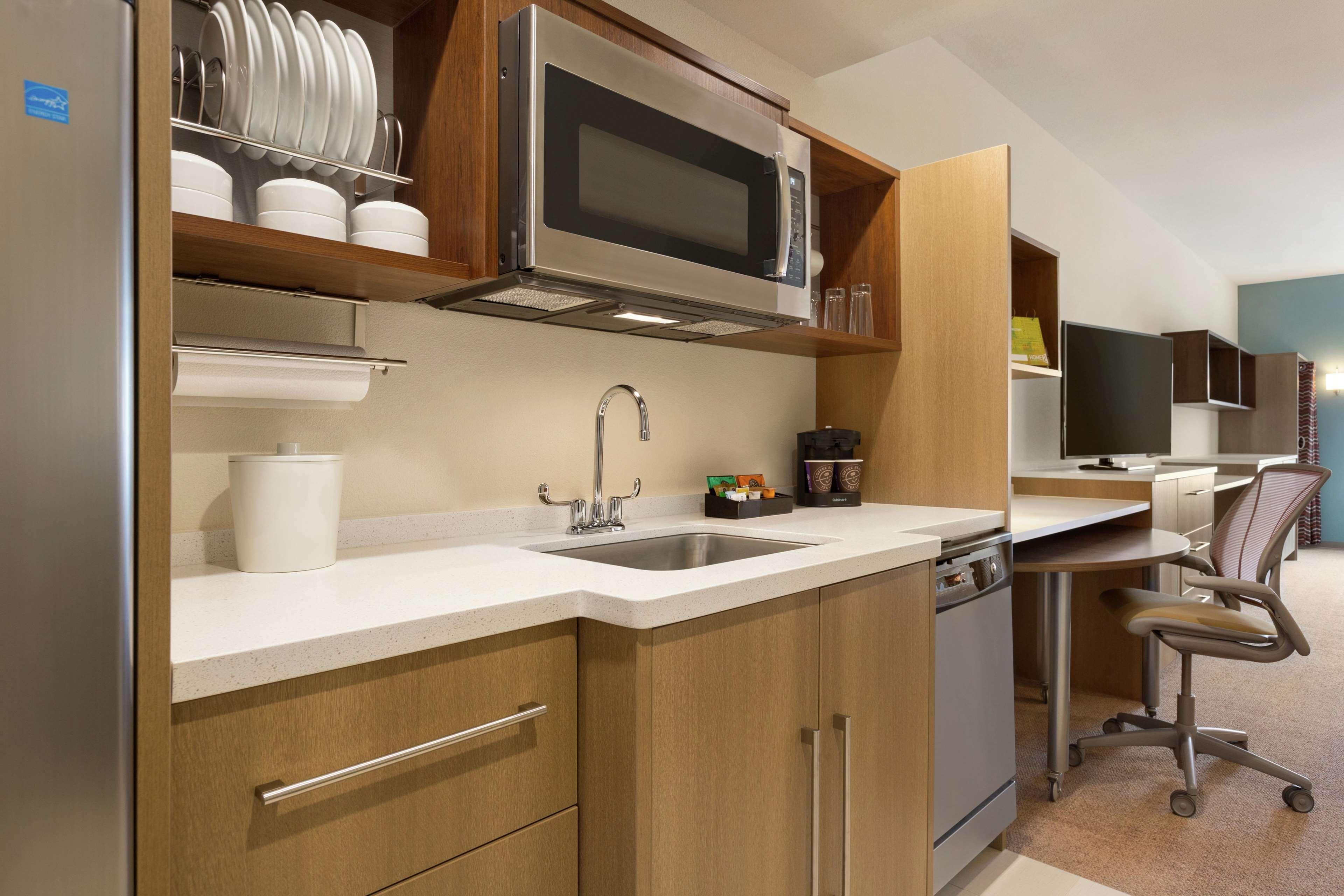 Home2 Suites By Hilton Frederick Bagian luar foto