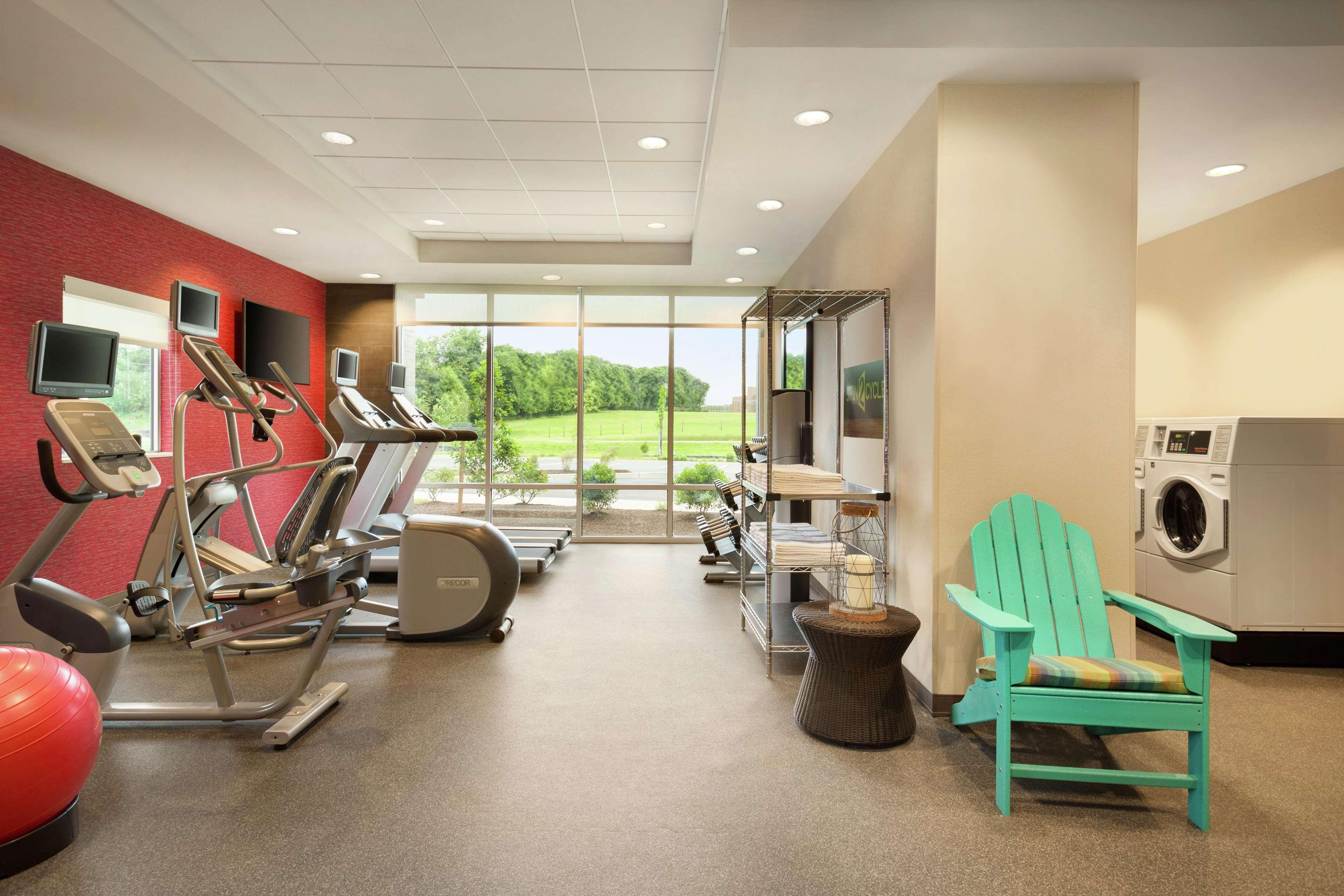 Home2 Suites By Hilton Frederick Bagian luar foto