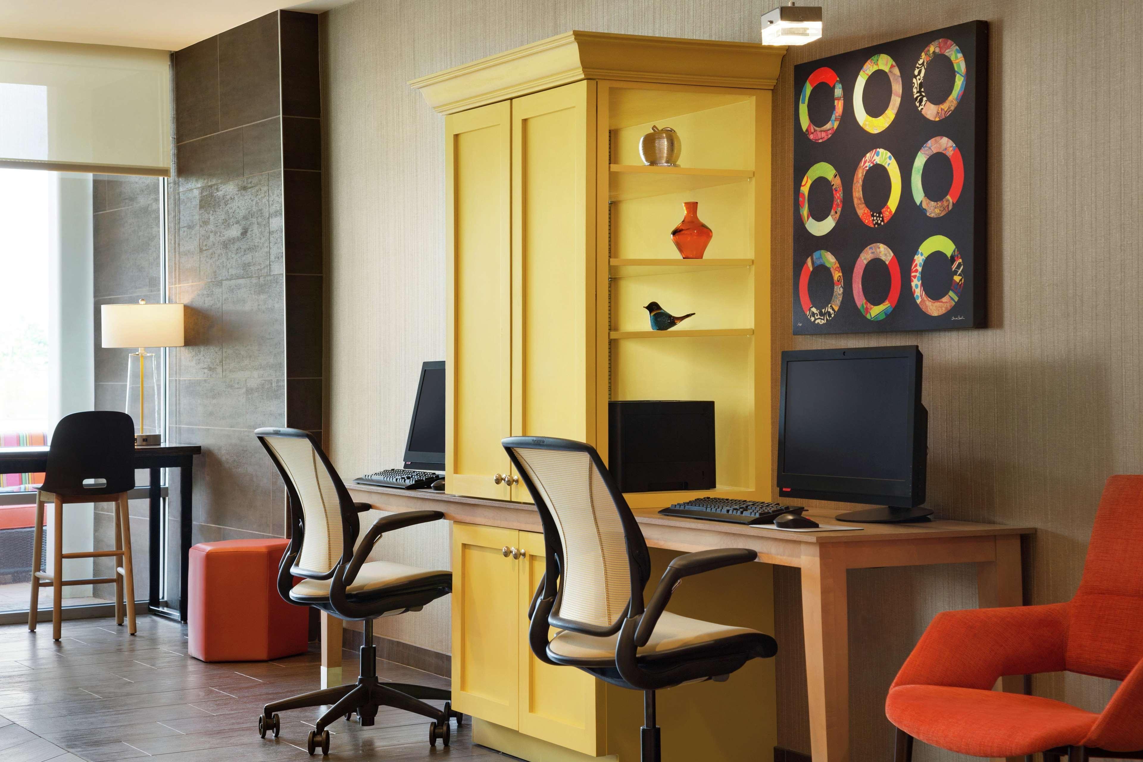 Home2 Suites By Hilton Frederick Bagian luar foto