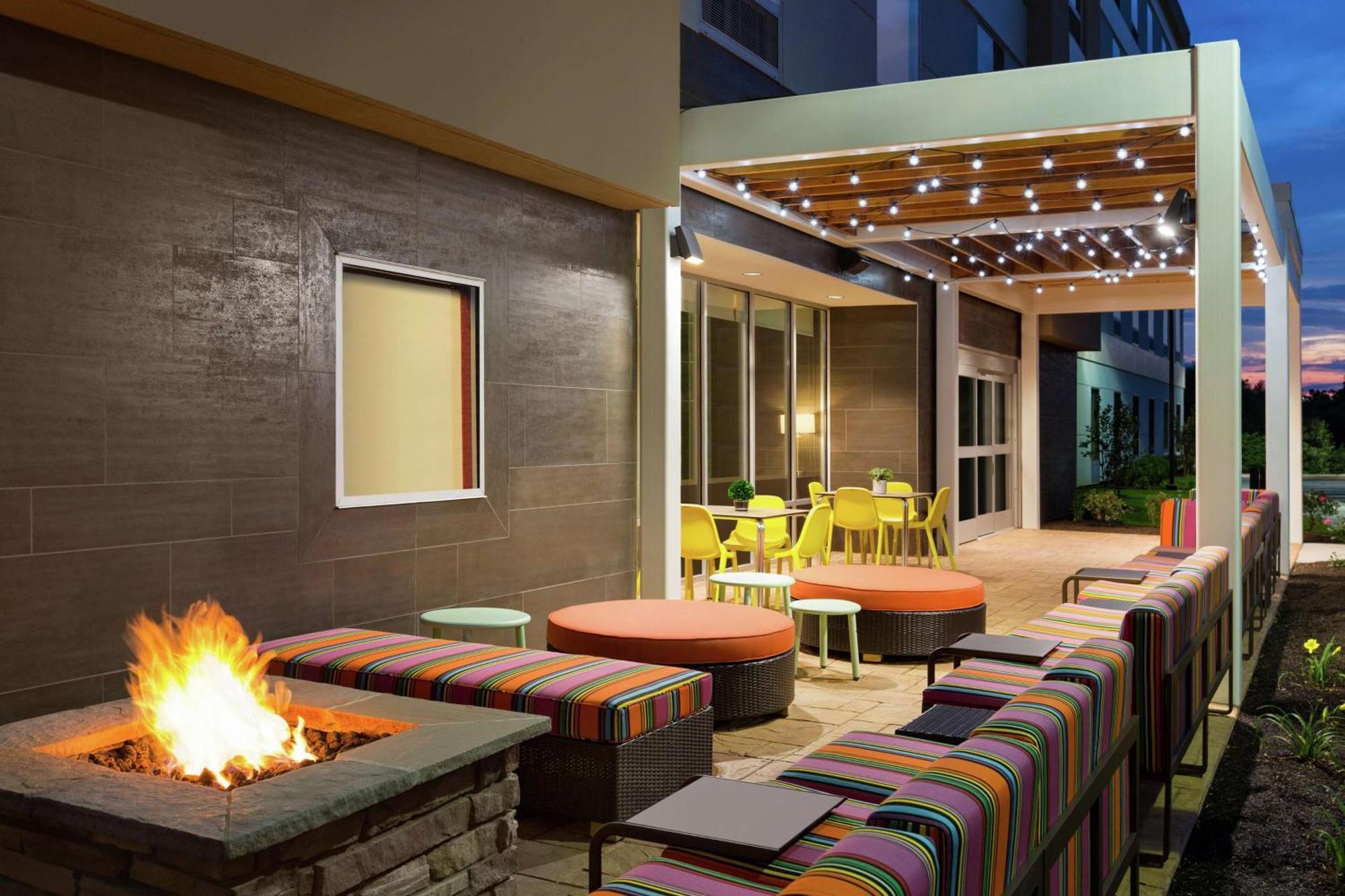 Home2 Suites By Hilton Frederick Bagian luar foto