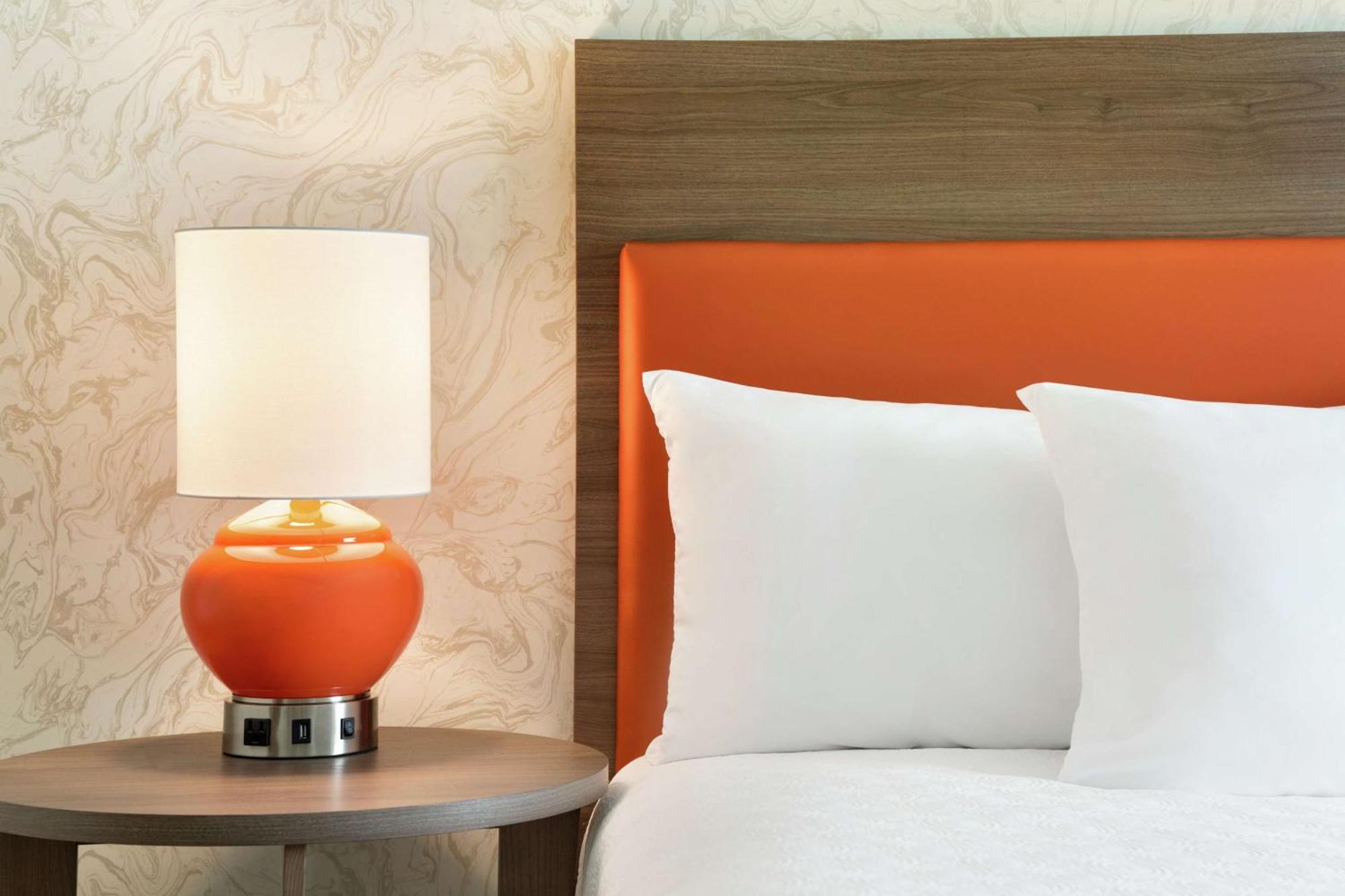 Home2 Suites By Hilton Frederick Bagian luar foto